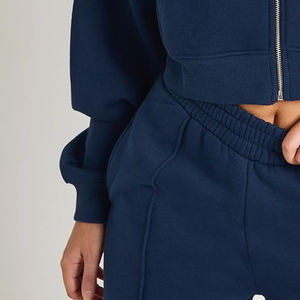 เสื้อฮู้ดน้ำหนักเบาสำหรับผู้หญิง ให้ความอบอุ่น พร้อมเนื้อผ้าด้านในที่นุ่มนวล ใส่สบายได้นาน / บริการออกแบบ OEM สำหรับผู้ซื้อจำนวนมาก แขนยาว - Product Image 3