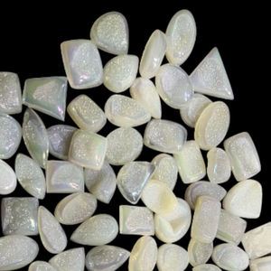 Piedra Preciosa de Ónice Blanco de Alta Calidad a Precio de Mayoreo, Piedra Preciosa de Forma Mixta para la Fabricación de Joyas - Product Image 1