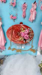 Bolso de mano de mujer pequeño étnico hecho a mano accesorio de boda de moda con logotipo personalizado hecho a mano con Rosa de amor - Product Image 3