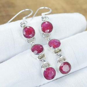 Boucles d'oreilles en argent sterling avec rubis rouge, faites à la main, pierre de naissance de juillet, bijoux en pierres précieuses, cadeau élégant pour femmes - Product Image 1