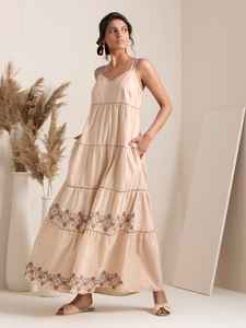 เดรสแม็กซี่แขนกุดปักลายดอกไม้สำหรับผู้หญิงเดรสคอวีสไตล์ลำลองกระโปรงยาวถึงพื้นเป็นมิตรกับสิ่งแวดล้อม - Product Image 5