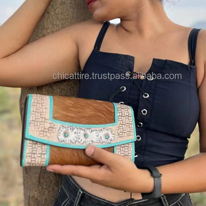 Venta al por mayor de fábrica nueva moda de lujo cuero mecanizado a mano RFID tarjetero carteras para mujer cuero de vaca genuino bolso de mano - Product Image 2