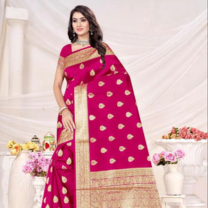 La dernière collection de saris à la mode de Gargie Ronisha vêtements indiens et pakistanais en gros - Product Image 3