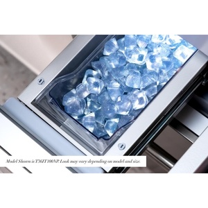Refrigerador con Congelador Inferior Eléctrico Thermador T30IB100SP de 30 Pulgadas, Dispensador de Agua Interno, Estantes Ajustables, Puertas con Cierre Suave - Product Image 6