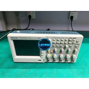 Oscilloscope numérique Tektronix TDS 2014B 100 MHz 4 canaux 1 GS/s avec écran couleur - Product Image 3