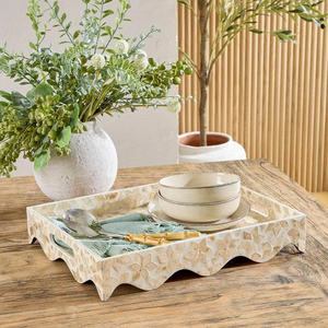 Plateau festonné en nacre fait à la main de luxe Organisateur décoratif élégant Capiz pour un usage domestique élégant - Product Image 2