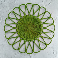 Plateau de Table en Bambou et Rotin Fleur Verte Produits Écologiques Fabriqué au Vietnam Décoration de Table Napperon Tissé Vente en Gros Moderne