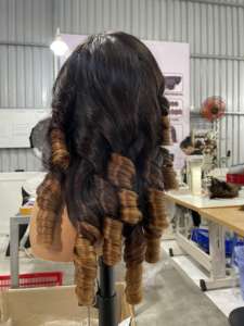 Perruques originales sans colle, brunes ombrées rebondies et bouclées, vente en gros de perruques vietnamiennes en cheveux bruts, vendeurs de perruques Full Lace - Product Image 2