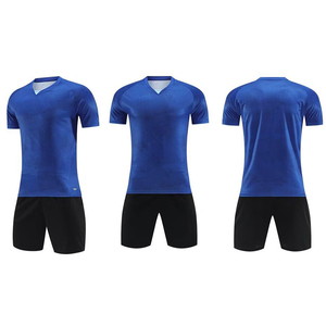 Ensemble de maillots de football pour hommes, uniforme de football personnalisé avec short, vêtements de sport à séchage rapide et fourniture d'impression de logo d'équipe OEM - Product Image 4