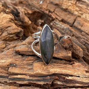 Bague statement en labradorite, faite à la main, en argent sterling 925, bijoux en pierres précieuses pour femmes, pierre naturelle, cadeau - Product Image 1