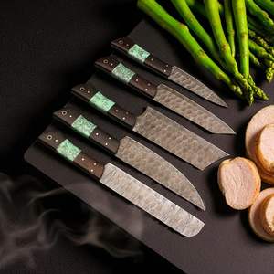 Juego de Cuchillos de Chef de Cinco Piezas de Acero de Damasco con Mangos de Resina, Cuchillos Profesionales Hechos a Mano OEM - Forja Nórdica - Product Image 2