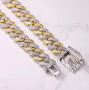 Chaîne tennis en or 14 carats à deux tons avec baguettes et diamants, brillance moissanite VVS, pendentifs et breloques fins - Product Image 3