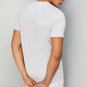 T-shirt pour homme en polyester/coton, coupe ajustée, séchage rapide, manches courtes, col uni, tissu peigné, vente en gros d'usine, quantité personnalisée, OEM - Product Image 4