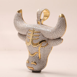 Colgante de Plata de Ley 925 con Diseño de Cabeza de Toro Estilo Hip Hop, con Diamantes Engastados, Diseño Exclusivo para Hombre, Bañado en Rodio, Claridad VVS, para Fiestas - Product Image 2