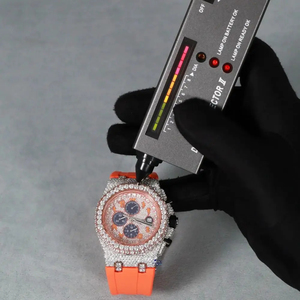 Montre de luxe personnalisée avec bracelet en caoutchouc orange, boîtier rond, cadran en diamant moissanite, mouvement à quartz glacé, montre pour homme - Product Image 2