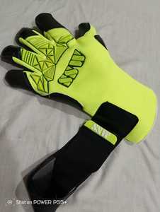 Gants de gardien de but personnalisés de vente chaude pour enfants et adultes gants de gardien de but extérieurs en latex anti-dérapants personnalisés - Product Image 3