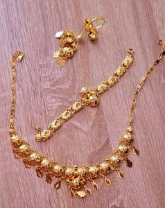 Ensemble de bijoux vintage plaqué or 24 carats collier en cuivre 18 carats boucles d'oreilles avec motif de fleurs zircon USA France accessoire de mode - Product Image 1