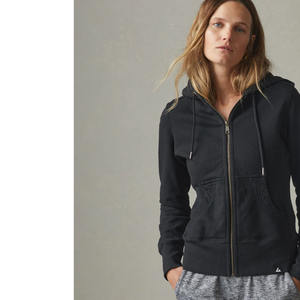 Sweat à capuche zippé en polaire classique pour femmes avec logo avant et poche kangourou pour un usage quotidien - Product Image 3