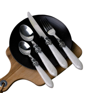 Juego de Cubiertos Regal de 24 Piezas con Detalles en Color Marfil - Product Image 4