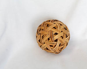 UN TOQUE DE NATURALEZA: Adornos navideños de ratán tejidos a mano: decoración navideña única. - Product Image 2