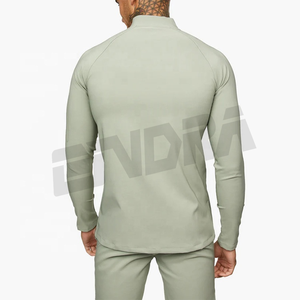 Ensemble de vêtements de sport pour hommes de qualité supérieure pour un style de vie actif Gym parfaite et vêtements décontractés Améliorez votre collection avec un style de performance élégant - Product Image 3