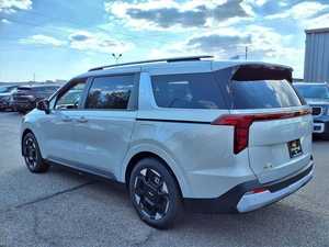 Carnival Van EX FWD Automatique 2024, Noir, Jantes R18, Occasion, Toit ouvrant, Sièges 3ème rangée, Démarrage à distance, Sièges en cuir, 8 places - Product Image 3