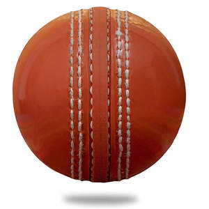 Bolas duras de Cricket 2025 con diseño personalizado OEM fabricadas en Pakistán, material de cuero al por mayor - Product Image 2