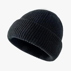 Bonnets tricotés avec logo personnalisé | Casquettes d'hiver chaudes unisexes | Conception acrylique à revers doux | Usine OEM ODM | En vrac | quantité minimale de commande bas - Product Image 1