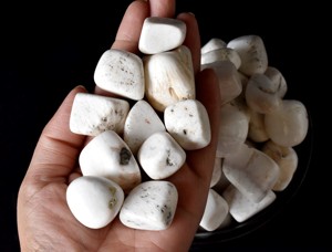 Bulk Selling High Quality Dynamic Style Boost of Energy and Positivity Scolecite Tumbled Stones - Product Image 6