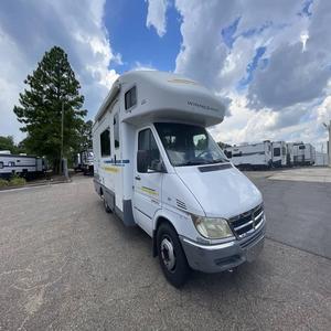 VENTE Caravane d'occasion W-i-n-n-e-b-a-g-o View 2-3-H de 2005 à vendre - Product Image 1