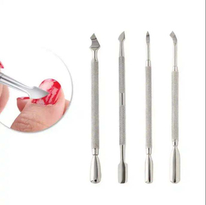 Empujador de Cutículas de Acero Inoxidable de Doble Uso Kaamir Instruments, Acabado Mate Cuadrado, Mango Antideslizante, Reutilizable - Product Image 5