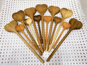 Cuchara de Cocina de Madera Ecológica Vietnamita con Diseño Único en Forma de Corazón, Cuchara de Madera de Todos los Tamaños, Entrega Rápida a Precio Económico - Product Image 2