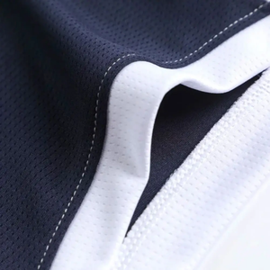 Conjunto de Uniforme de Baloncesto Personalizado |   Conjunto de Jersey y Pantalones Cortos Azul Marino con Detalles Amarillos |   Ropa Deportiva Sublimada al por Mayor para Equipos - Product Image 5