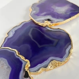 Posavasos de ágata púrpura estilo Feng Shui elegante decoración de mesa de hogar moderna lujosa al por mayor artesanías de cristal artesanales con adornos dorados - Product Image 5