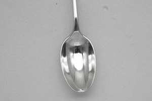 Ensemble de couverts élégant en acier inoxydable avec finition argentée parfait pour la table de mariage et l'accessoire de salle à manger élégant - Product Image 2