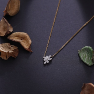 Pendentif en forme de flocon de neige en diamant cultivé en laboratoire certifié IGI, en or jaune/blanc et rose 14 carats, forme marquise et poire - Product Image 3