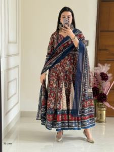 New Trendy Traditional <b>Indian</b> Cotton Kurti Set with Embroidery <b>Ladies</b> <b>Kurta</b> <b>for</b> Summer Wholesale in India - Product Image 3