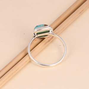 Bague carrée en argent sterling avec cabochon en turquoise Kingman, faite à la main, bijoux de luxe bohème et sud-ouest, cadeau unique pour elle - Product Image 4