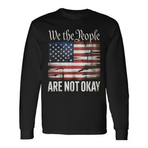T-shirt patriottica a maniche lunghe con bandiera americana invertita We the People Are Not Okay - Product Image 2
