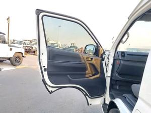 Auto Usado de Calidad a Precio Accesible, Toyota Hi-Ace 2018, Volante a la Derecha - Product Image 4
