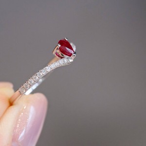 Anillo Clásico de Plata 925 con Moissanita en Forma de Lágrima para Mujer, Color Rojo Sangre de Pichón, Bañado en Rodio, Engaste de Garra, Regalo de Compromiso o Boda - Product Image 3