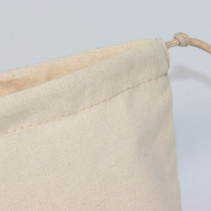 ถุงผ้าฝ้ายลายจุดพิมพ์ซิลค์สกรีนคุณภาพสูงพร้อมหูเชือกแบบดึงได้ สำหรับเก็บของ  พร้อมโลโก้สีตามสั่งแบบหรูหรา - Product Image 4