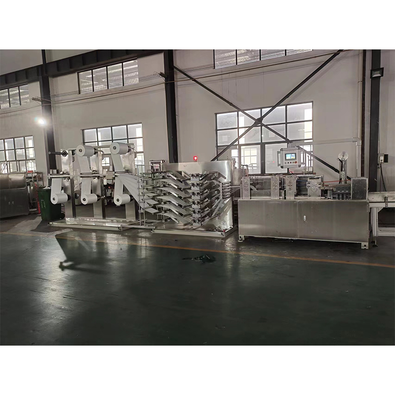Автоматическая влажная салфетка для лица Одноразовая влажная салфетка для рук Складная упаковочная машина производственная линия