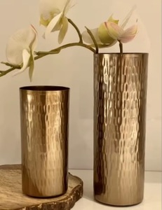 Vase à fleurs en fer forgé artisanal, design côtier moderne et écologique, couleurs personnalisables, décoration de table de mariage, décoration intérieure - Product Image 3