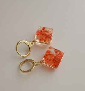 ต่างหูดรูซี่สีขาวและชมพูต่างหูชุบทองต่างหูแบบสั่งทำสีเรซิ่นห้อยเครื่องประดับสำหรับงานแต่งงาน - Product Image 2