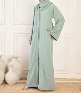 Nouvelle Robe Abaya Modeste Style 2026, Vêtement Islamique Ouvert sur le Devant, Longue Robe pour Femmes Musulmanes en Polyester à Col en V Floral - Product Image 3