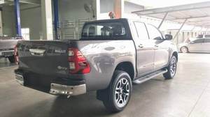 Toyota Hilux REVO Pick-up Doppia Cabina 2.8l Turbo <span class=keywords><strong>Diesel</strong></span> 2024 Usato Garantito Full Optional Pronto per la Spedizione - Product Image 5
