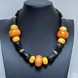 Collier en corne de buffle et perles de résine pour les fêtes de mariage fiançailles fêtes de noël et vêtements de bureau - Product Image 1