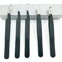 Pince à épiler professionnelle de haute qualité en acier inoxydable japonais noir mat avec poignée diamantée, durable, pointe lisse de 10 mm pour extensions de cils
