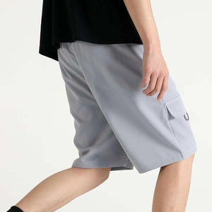 Pantalones cortos Cargo con múltiples bolsillos estilo callejero para hombre de verano hechos a medida pantalones cortos para correr en blanco con diseño sólido personalizado al por mayor - Product Image 4